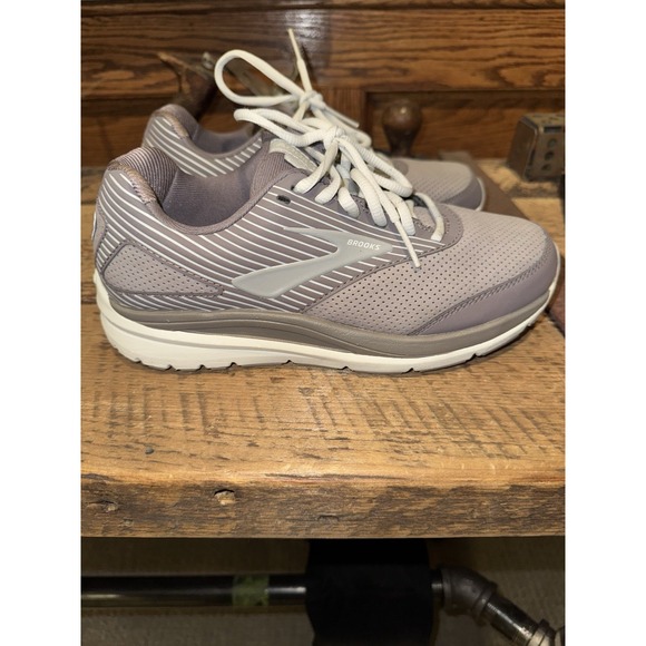 Brooks Addiction‎ Walker Suede Womens 7.5 Wide Shoes Walking Gray 1203081D007 - Picture 1 of 11